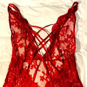 LACE CHEMISE ( used but good condition)
